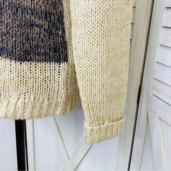 Pins & Needles Fuzzy Polar Bear Sweater Beige Blue Medium Crew Neck - Picture 8 of 13